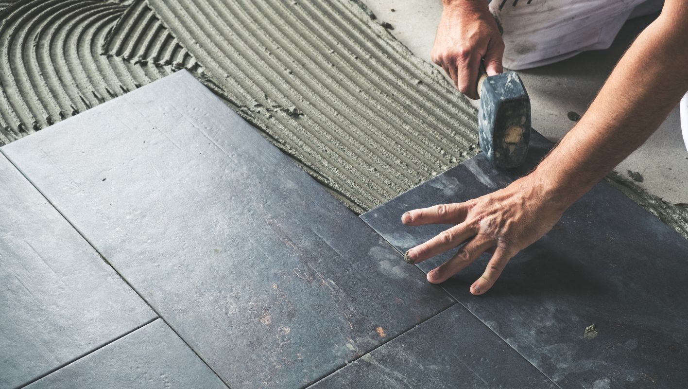 installing marble floor tiles