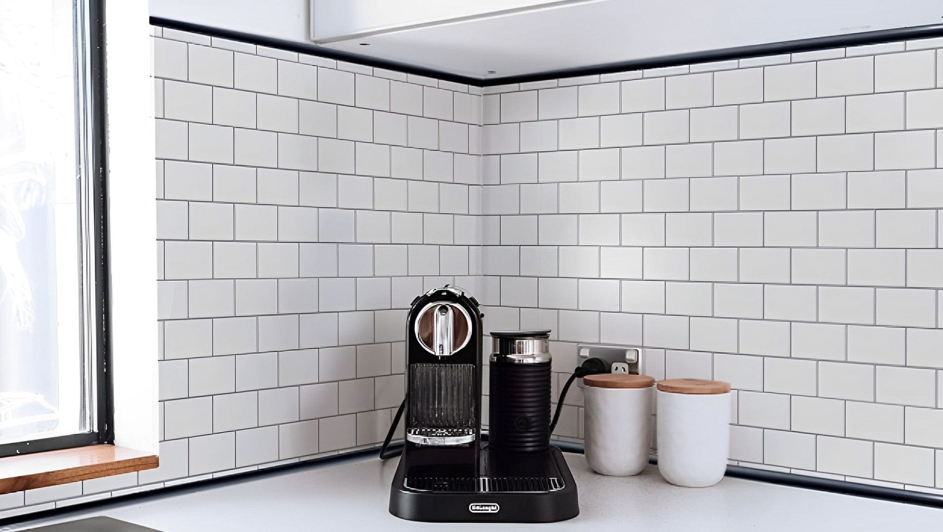 Kitchen backsplash with elegant tile trim