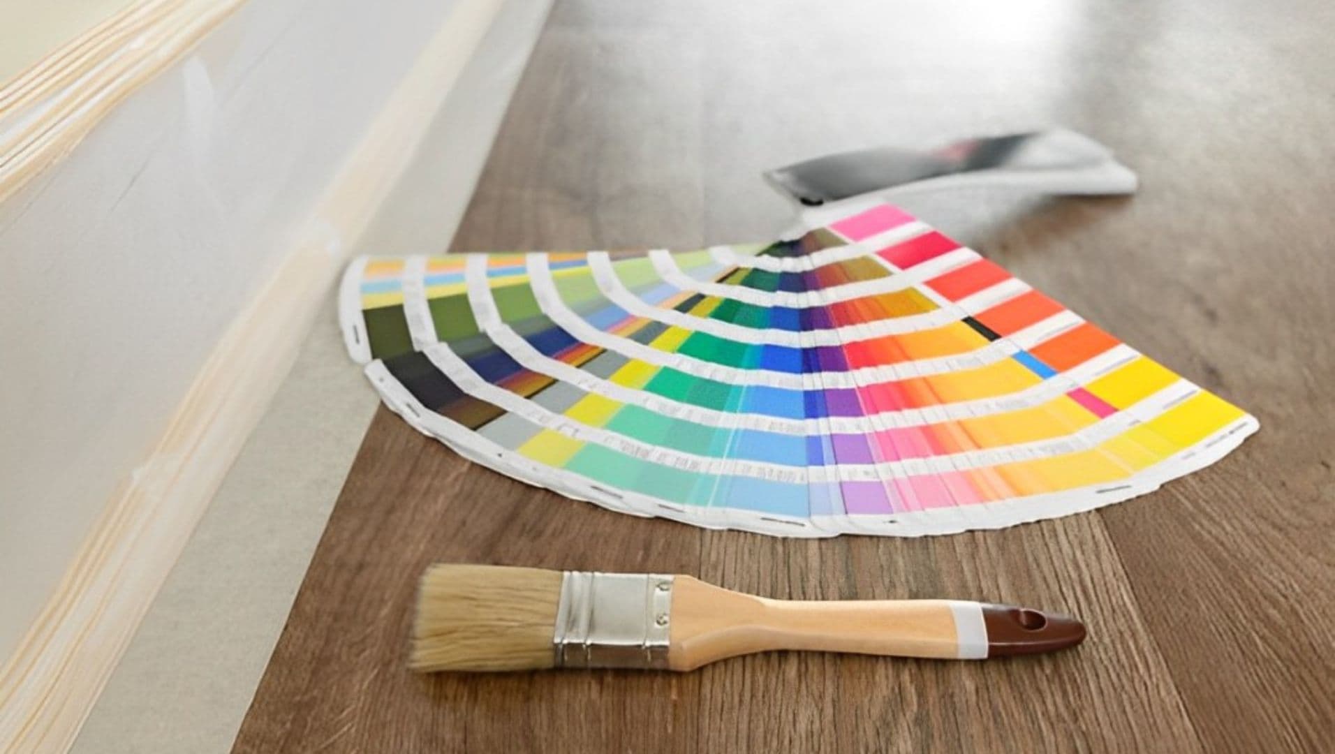 A different skirting board color options