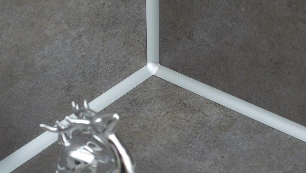 tile inside corners