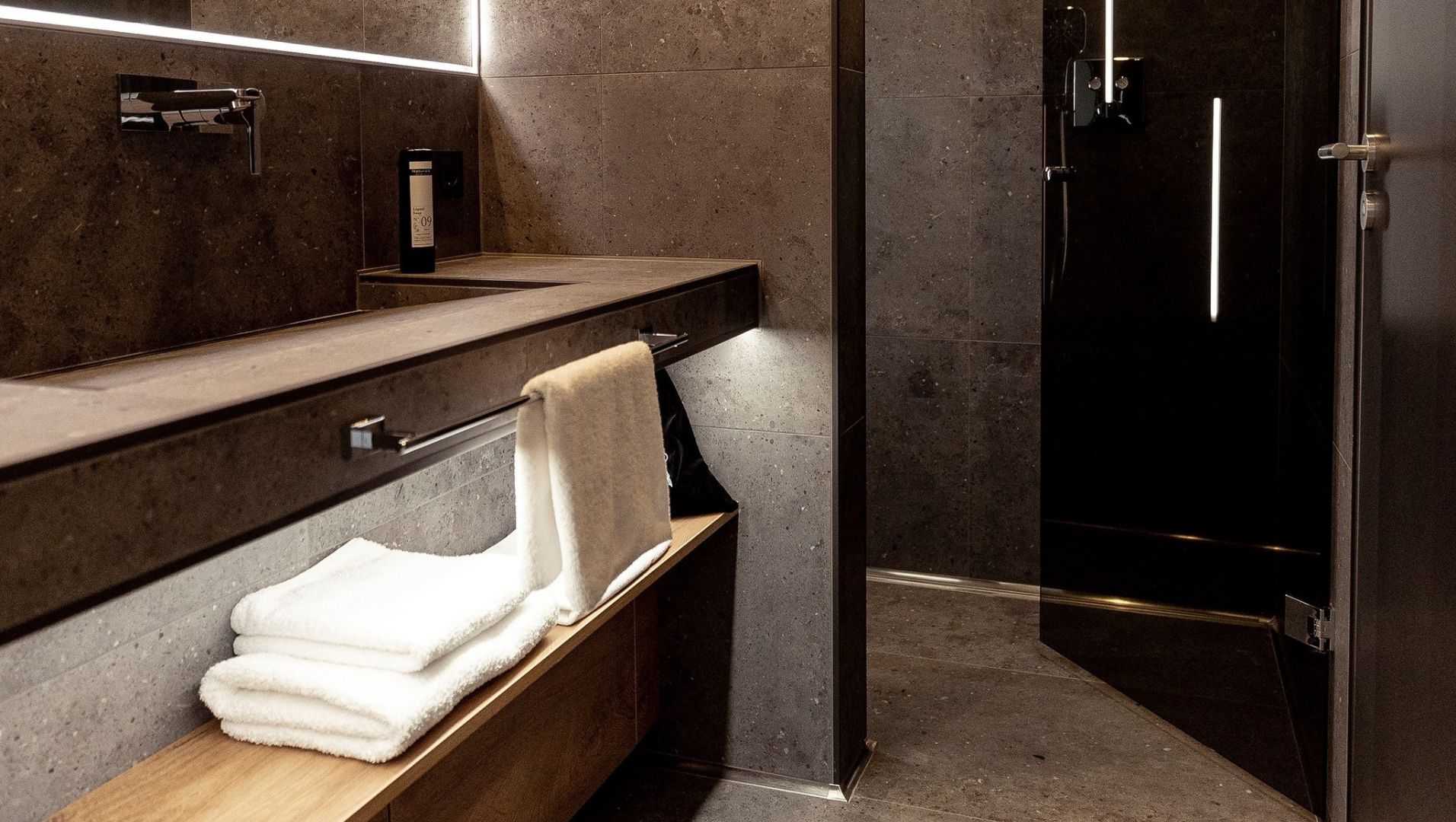 A modern bathroom showcasing the use of tile trim